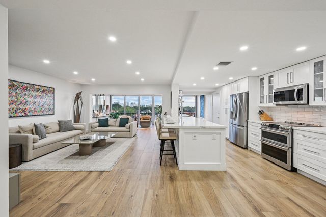 3080 NE 47th Court 405, Fort Lauderdale, FL 33308