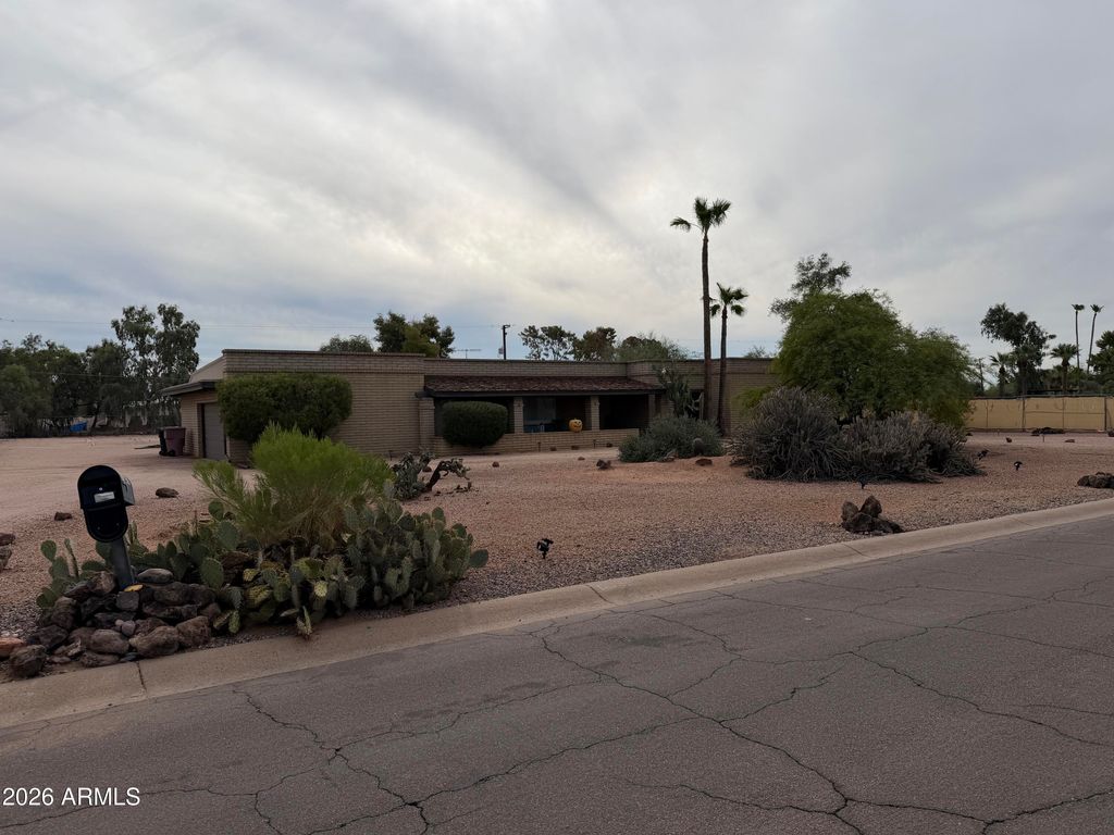 Image 1 of property listing at 11035 N MILLER Road, Scottsdale, AZ 85260