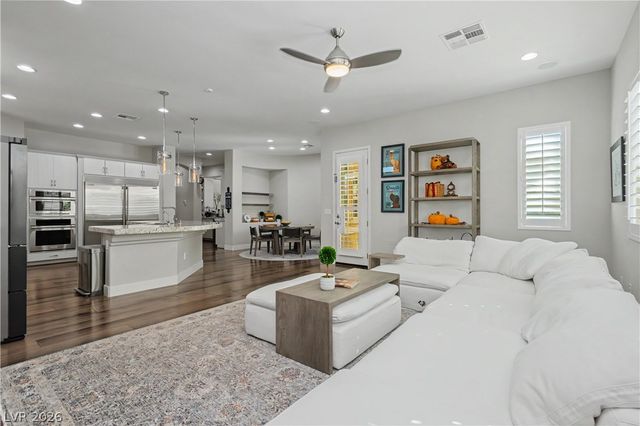 7009 Connor Cove Street, Las Vegas, NV 89118