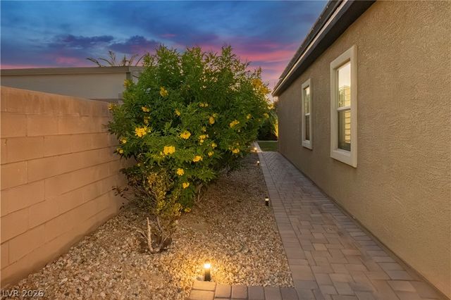 7009 Connor Cove Street, Las Vegas, NV 89118