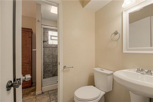 823 Englewood Street, Lansing, KS 66043