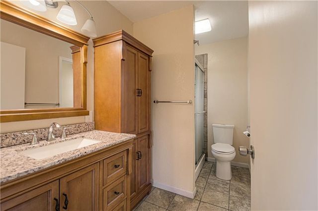 823 Englewood Street, Lansing, KS 66043