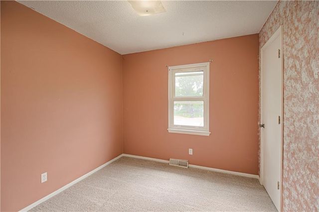 823 Englewood Street, Lansing, KS 66043