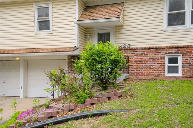 823 Englewood Street, Lansing, KS 66043