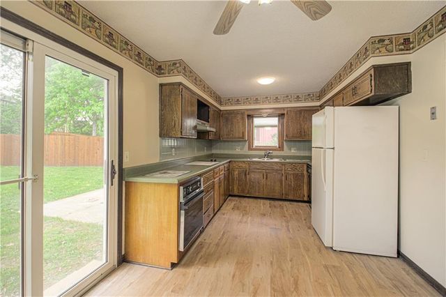 823 Englewood Street, Lansing, KS 66043