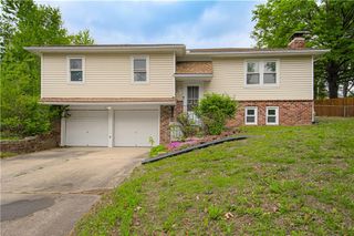 823 Englewood Street, Lansing, KS 66043