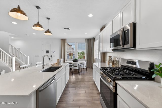 10207 E ULYSSES Avenue, Mesa, AZ 85212