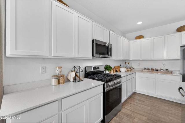 10207 E ULYSSES Avenue, Mesa, AZ 85212