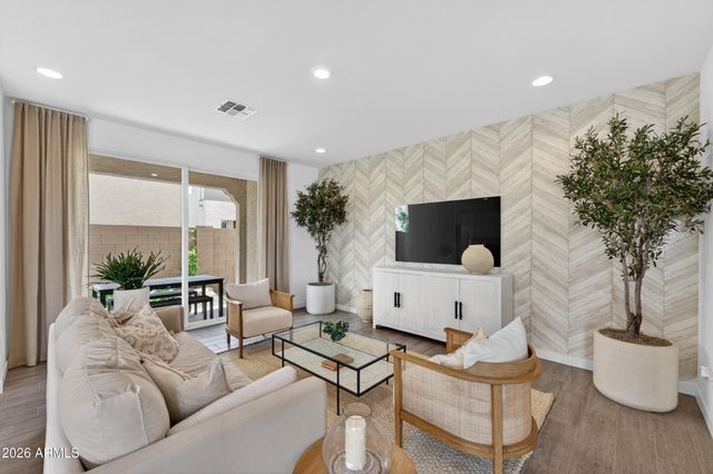10207 E ULYSSES Avenue, Mesa, AZ 85212