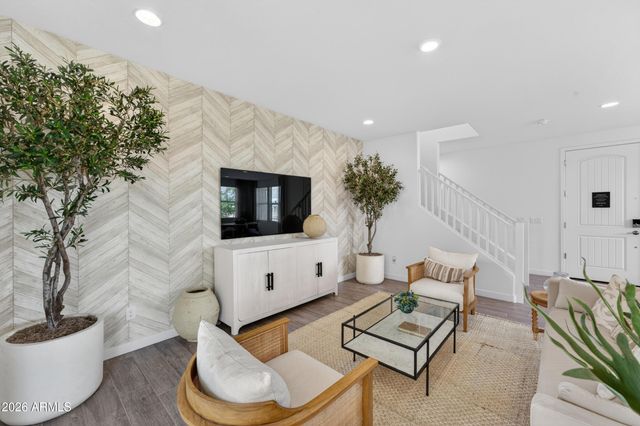 10207 E ULYSSES Avenue, Mesa, AZ 85212