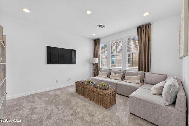 10207 E ULYSSES Avenue, Mesa, AZ 85212