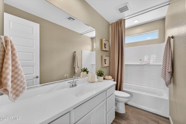 10207 E ULYSSES Avenue, Mesa, AZ 85212