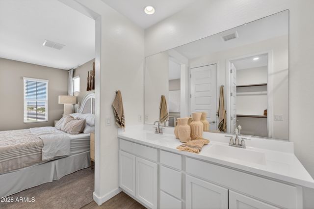 10207 E ULYSSES Avenue, Mesa, AZ 85212