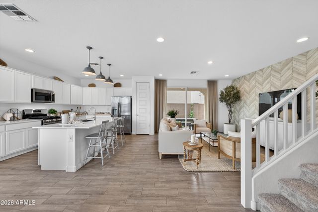 10207 E ULYSSES Avenue, Mesa, AZ 85212