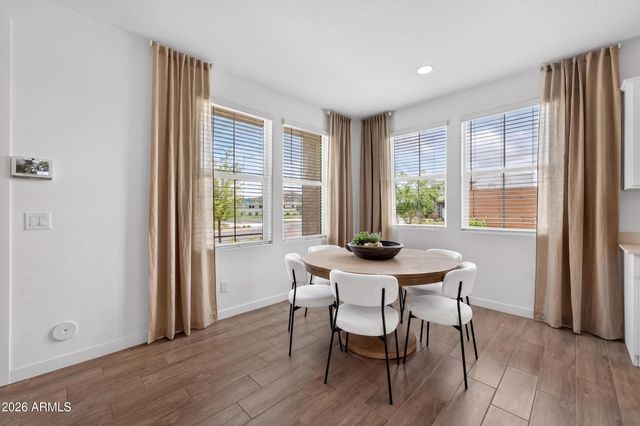 10207 E ULYSSES Avenue, Mesa, AZ 85212