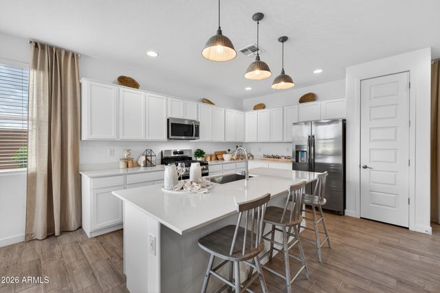 10207 E ULYSSES Avenue, Mesa, AZ 85212