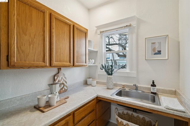 2923 Wheeler St, Berkeley, CA 94705
