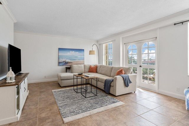 3475 S Ocean Boulevard 405, Palm Beach, FL 33480