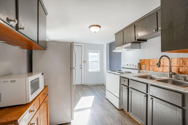 820 Ocean Street, Saint Paul, MN 55106