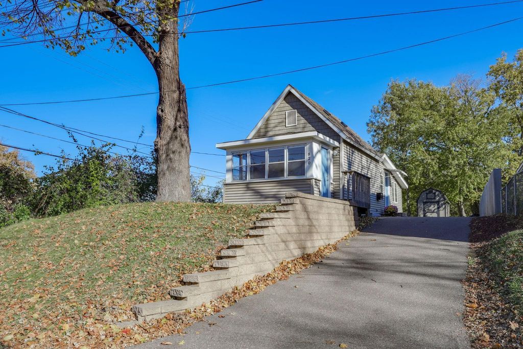 820 Ocean Street, Saint Paul, MN 55106