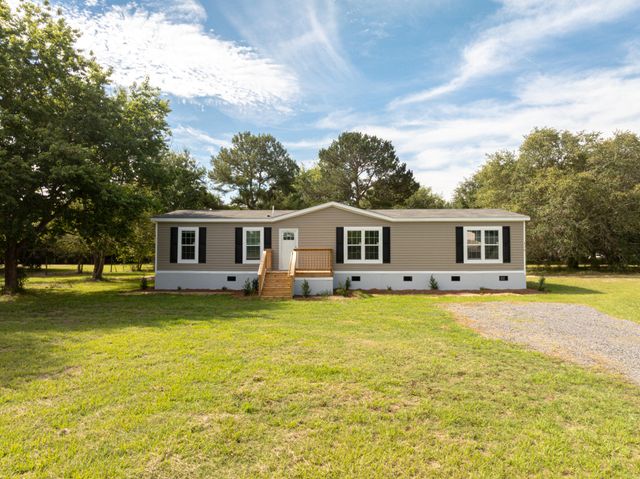 310 Michelle Street, Eutawville, SC 29048