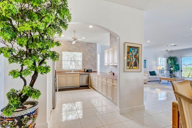 919 Augusta Pointe Drive, Palm Beach Gardens, FL 33418