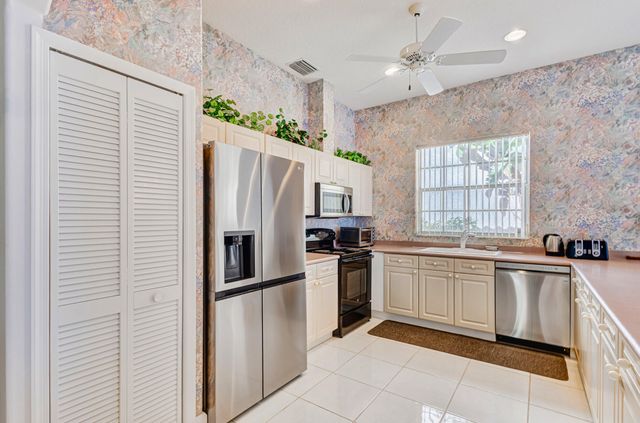 919 Augusta Pointe Drive, Palm Beach Gardens, FL 33418
