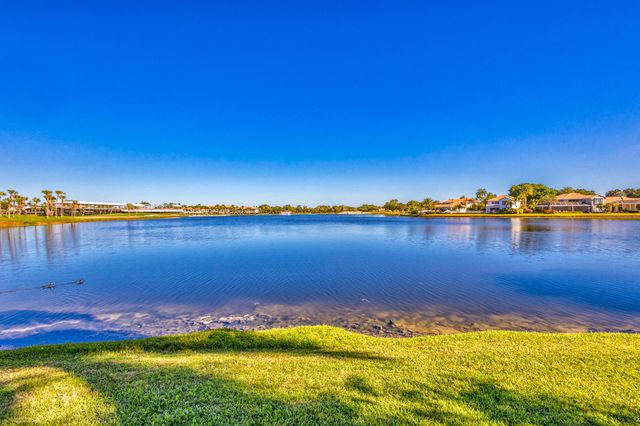 919 Augusta Pointe Drive, Palm Beach Gardens, FL 33418