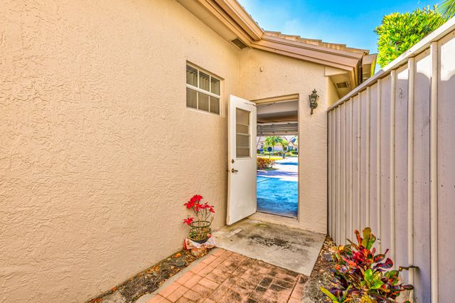 919 Augusta Pointe Drive, Palm Beach Gardens, FL 33418