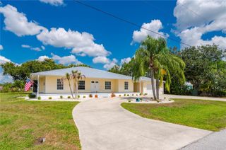 569 RIO VISTA AVENUE, Punta Gorda, FL 33982