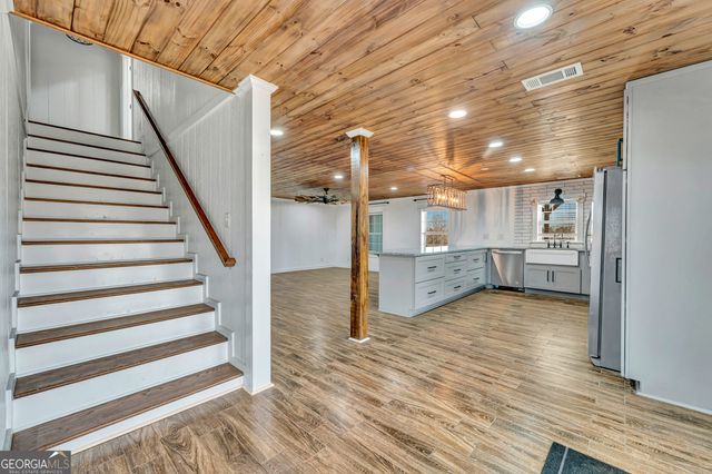 1039 Womack Road N, Garfield, GA 30425