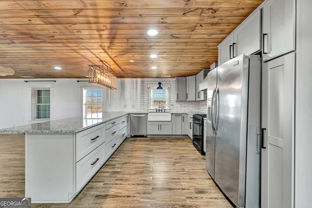 1039 Womack Road N, Garfield, GA 30425