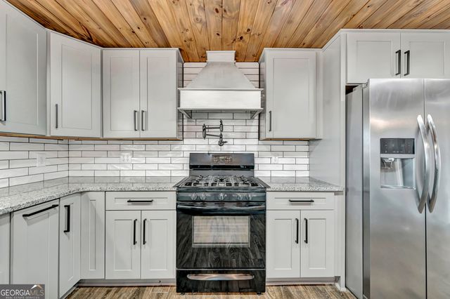 1039 Womack Road N, Garfield, GA 30425
