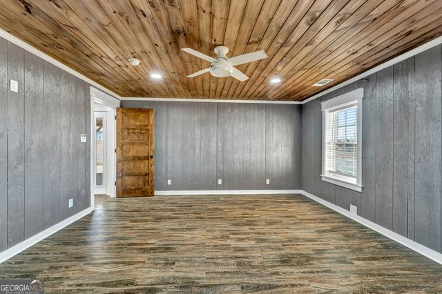 1039 Womack Road N, Garfield, GA 30425