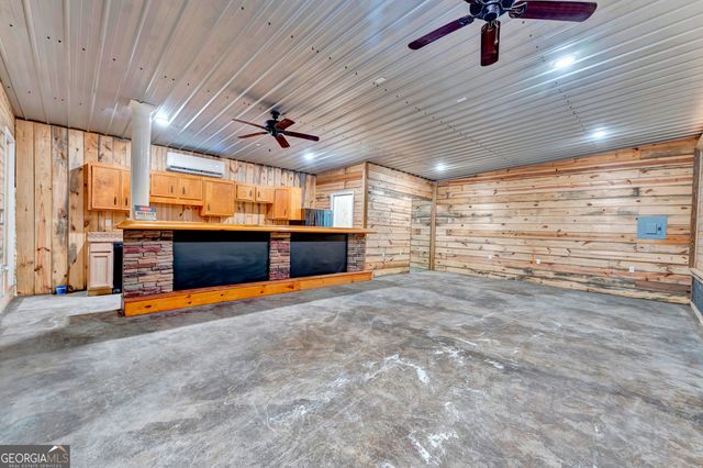 1039 Womack Road N, Garfield, GA 30425
