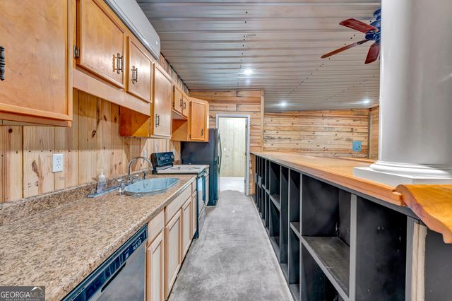 1039 Womack Road N, Garfield, GA 30425