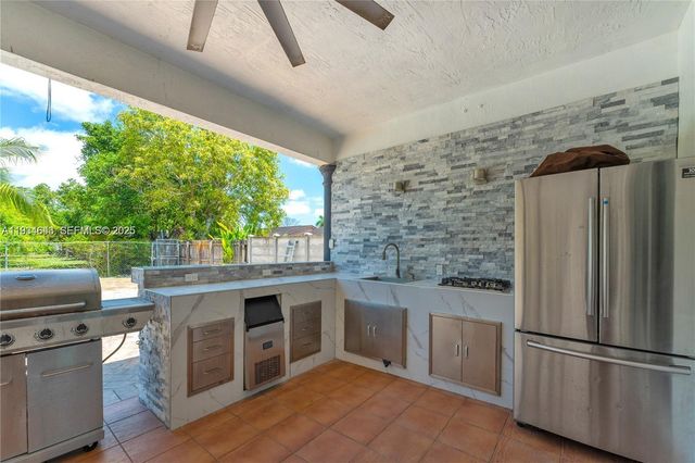 15519 SW 182nd Ln, Miami, FL 33187