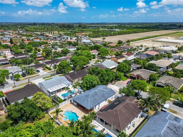 15519 SW 182nd Ln, Miami, FL 33187