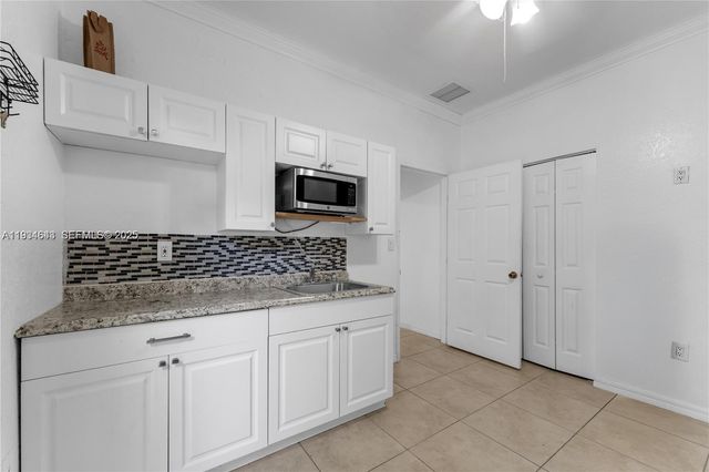 15519 SW 182nd Ln, Miami, FL 33187