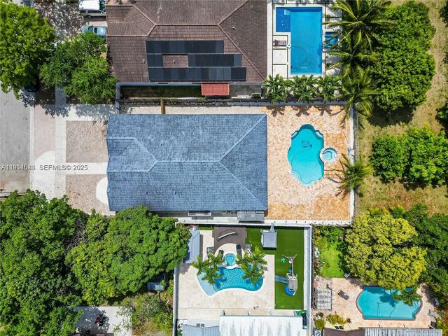 15519 SW 182nd Ln, Miami, FL 33187