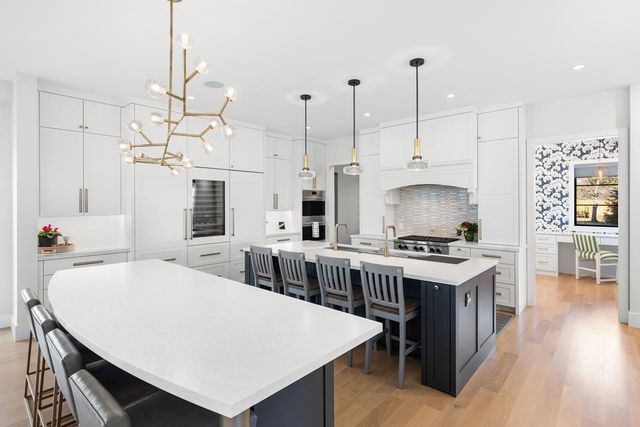 4889 E Lake Harriet Parkway, Minneapolis, MN 55419