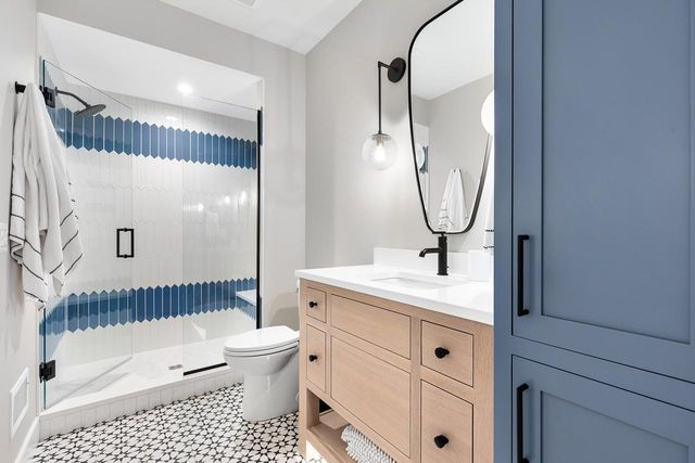 4889 E Lake Harriet Parkway, Minneapolis, MN 55419