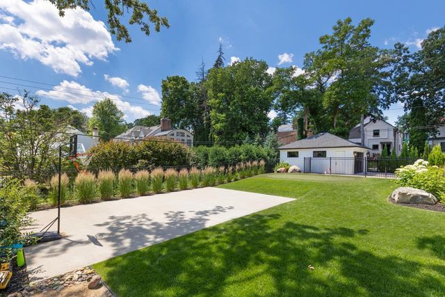 4889 E Lake Harriet Parkway, Minneapolis, MN 55419