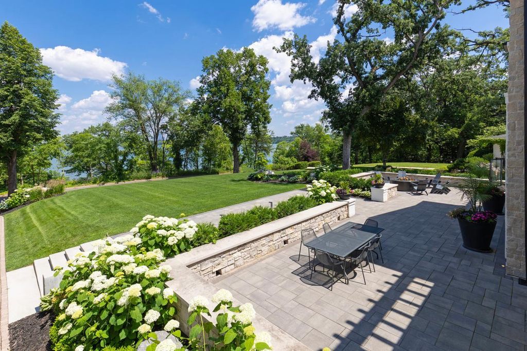 4889 E Lake Harriet Parkway, Minneapolis, MN 55419 — photo 2