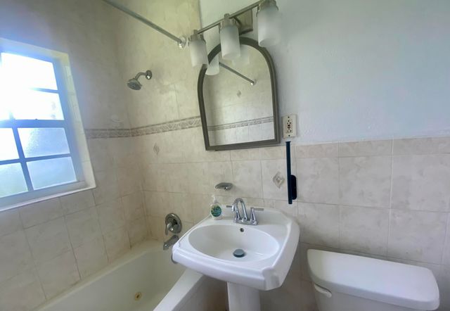 1036 NW 11TH Place, Fort Lauderdale, FL 33311
