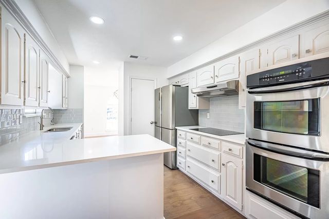 10538 Barrywood Drive, Dallas, TX 75230