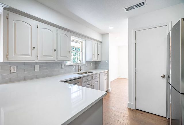 10538 Barrywood Drive, Dallas, TX 75230