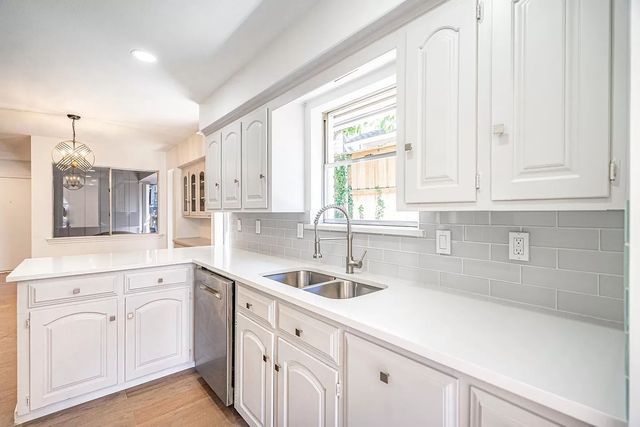 10538 Barrywood Drive, Dallas, TX 75230