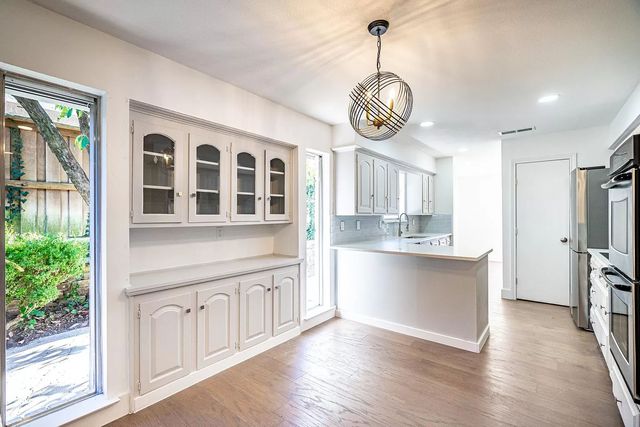 10538 Barrywood Drive, Dallas, TX 75230