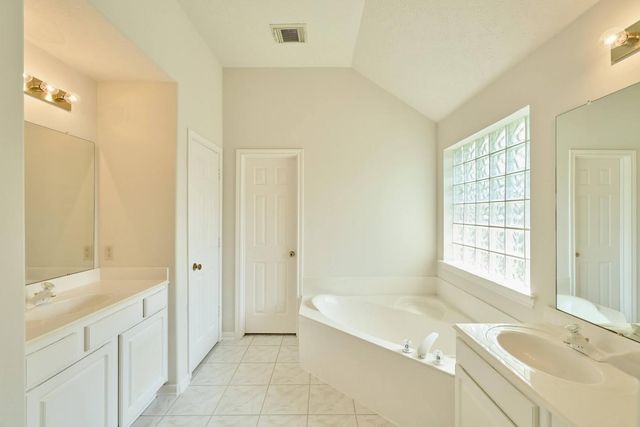 12318 Georgetown Park Court, Houston, TX 77058